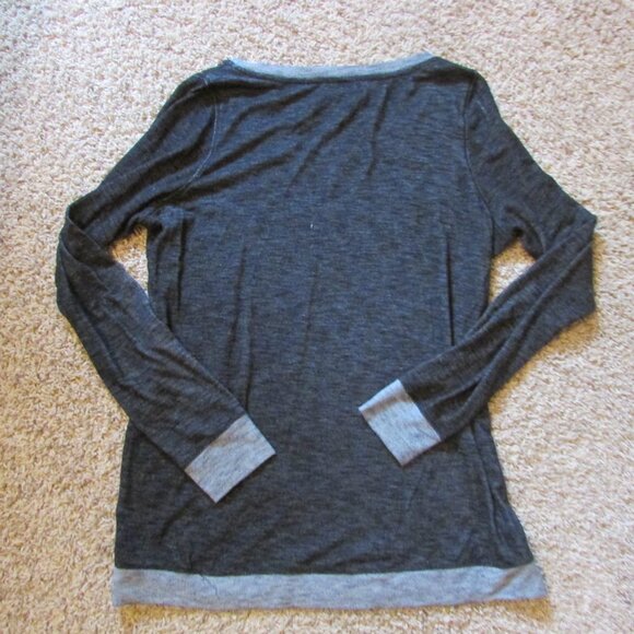 Maurices Plus 0 14W Black Gray Rhinestone Bead Neckline Tunic Knit Shirt EUC - Picture 3 of 3